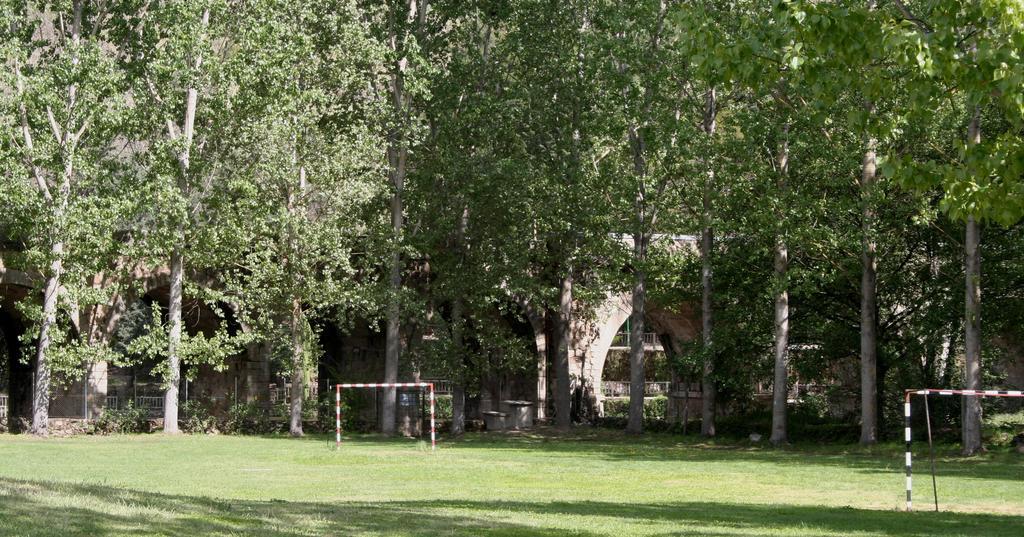 Hostel El Lago, Caceres ハライス・デ・ラ・ベラ エクステリア 写真