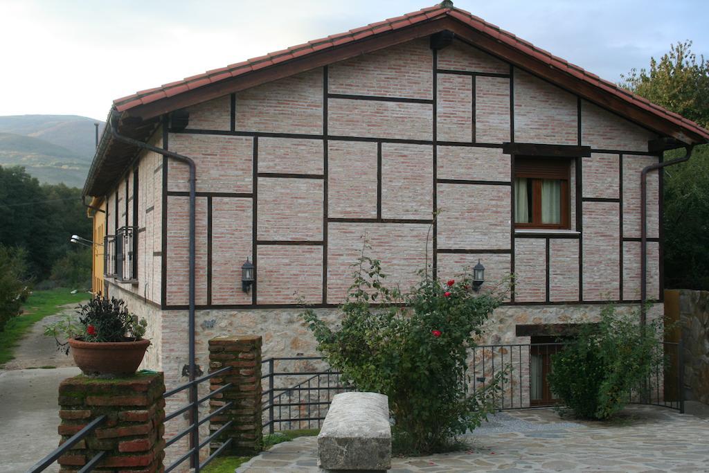 Hostel El Lago, Caceres ハライス・デ・ラ・ベラ エクステリア 写真